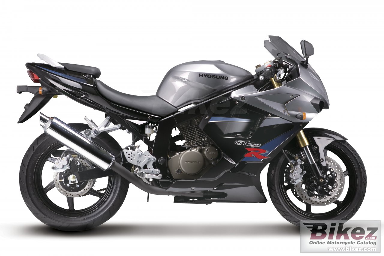 Big Hyosung gt 250r efi picture and wallpaper from Bikez.com